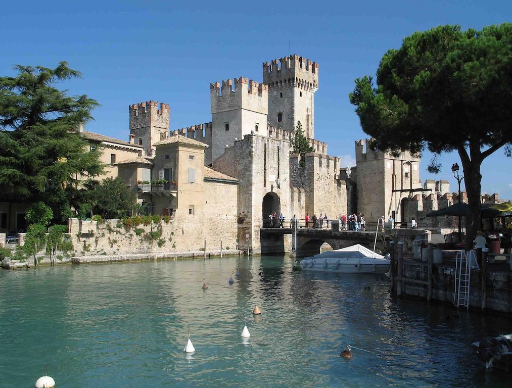 Monica Appartamenti Sirmione Exterior photo